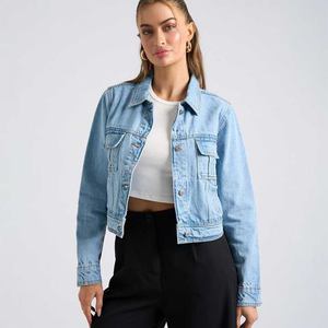 Directo de fábrica, chaqueta vaquera azul pálido personalizada para mujer, botones de sujeción, bolsillos en el pecho diseñados para mujer, comodidad para todas las estaciones - Product Image 1