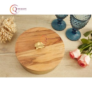 En bois avec couvercle à fleurs en or Élégant et durable, la casserole ronde en métal parfaite pour tous les repas et fournitures d'occasion - Product Image 4
