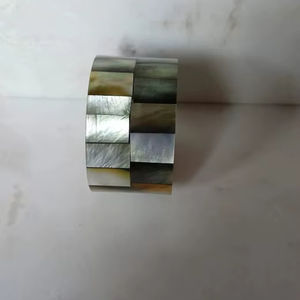 Anillos de Servilleta ARTWORK MAESTRO de Concha de Nácar con Incrustaciones Simples Hechas a Mano - Artesanos Indios - Product Image 1