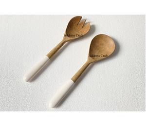 Serveur de salade de style vintage outil de cuisine ustensiles en bois cuillère de service à salade fourchette ensemble décoratif poignée en résine outils à salade couverts - Product Image 1