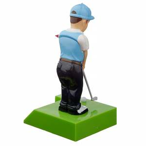 Figurine de golfeur à tête oscillante à énergie solaire, design de sculpture unique avec des caractéristiques écologiques - Product Image 3
