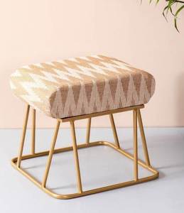 Tabouret Art Déco en velours avec base en métal plaqué or, élégant repose-pieds ottoman pour mariages, Pâques, Diwali et autres festivités - Product Image 5