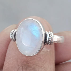 Anillo de Boda de Plata de Ley 925 con Engaste de Piedra Lunar Arcoíris de Alta Calidad, Hecho a Medida para Mujer, Venta al por Mayor - Product Image 2
