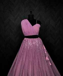 À la mode Blooming Net Broderie Séquence Travail Lehenga Choli avec Dupatta Vente en gros Fabrication Meilleur Prix Vêtements Ethniques Vêtement - Product Image 6