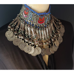 Conjunto de joyería étnica pashtún afgana Diseño raro con piedras de vidrio y cadenas colgantes de acero inoxidable para fiesta Islam religioso - Product Image 2