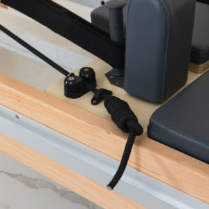 Reformer <span class=keywords><strong>de</strong></span> <span class=keywords><strong>Pilates</strong></span> con <span class=keywords><strong>Torre</strong></span> <span class=keywords><strong>de</strong></span> Alta Calidad, Medio Trapecio <span class=keywords><strong>de</strong></span> Madera, Reformer Clínico <span class=keywords><strong>de</strong></span> Microfibra con <span class=keywords><strong>Torre</strong></span> - Product Image 5