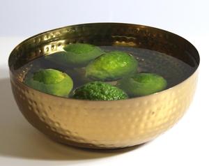 Bol en métal martelé Taille 14 pouces X 14 pouces Artisans indiens Commandes en gros Impex Designs Articles de cuisine en métal Couverts de cuisine - Product Image 1