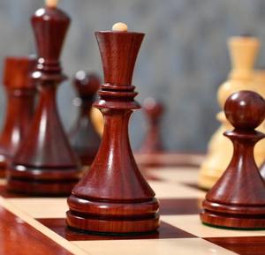 Juego de Ajedrez de Lujo del Campeonato Soviético de Bakú de 1961, Piezas de Palisandro y Boj, Rey de 4 Pulgadas - Product Image 3