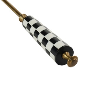 Elegante Elevador de Zapatos de Metal con Mango de Cerámica Artesanal, Diseñado para la Comodidad Diaria con un Diseño Moderno y Funcional - Product Image 5