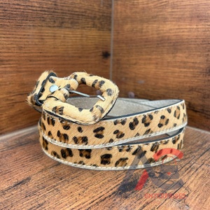 Ceinture imprimée léopard en cuir véritable de la plus haute qualité faite à la main pour les femmes Western Hair-On Hide Vintage Boho Style ceintures en peau de vache - Product Image 1