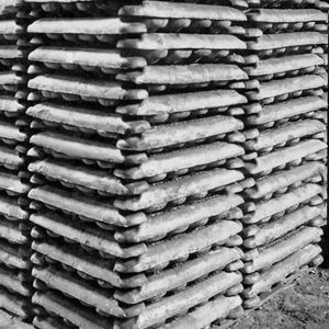 Alliage de haute pureté de lingot d'aluminium A7 pour l'utilisation industrielle d'applications industrielles de fabrication de moulage en métal - Product Image 1