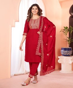 Encuentra los últimos diseños pakistaníes de Salwar kameez para tu tienda. Compra nuestra colección de kameez pakistaníes cosidos para mujer. - Product Image 2