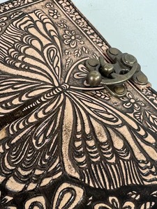 Journal en cuir A5 papillon 240 feuilles de papier fermoir en laiton c journal en cuir cousu main | design gaufré exclusif - Product Image 6