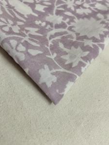 ผ้าฝ้ายพิมพ์ลายด้วยมือ ลายดอกไม้และเถาวัลย์สไตล์วินเทจ สีพาสเทลอ่อน งานฝีมือ - Product Image 4