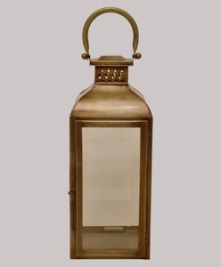 Linterna de metal de último diseño con forma cuadrada de color dorado y mango colgante linterna de metal a la venta - Product Image 2