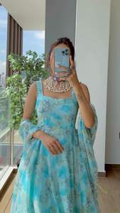 Kurtis para Mujer en India, Última Moda Femenina, Telas de Seda Tabby Indias, Kurtis Baratos al por Mayor, Kurti Estampado - Product Image 3