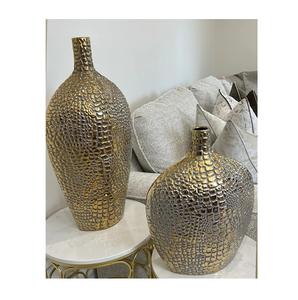 Maceta de Aluminio con Acabado Tallado a Mano, Diseño de Lujo Duradero para Plantas de Interior/Exterior, Decoración del Hogar y Jardín - Product Image 1