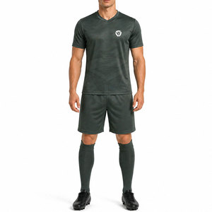 Uniforme de Fútbol para Hombre, Diseño Elegante, Tela Transpirable, Ajuste Cómodo, Jersey y Pantalones Cortos para Entrenamiento y Uso Deportivo Diario - Product Image 2