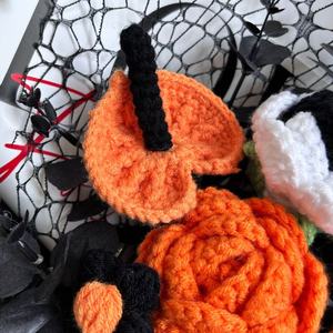 Bouquet de fleurs artificielles en coton au crochet, motif chauve-souris et araignée d'Halloween, produit fini transfrontalier, ornement durable, cadeau d'Acki - Product Image 4