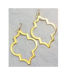 Impresionantes pendientes de oro de metal hechos a mano de alta calidad con diseños modernos y un acabado pulido Premium para los amantes de la moda - Product Image 5