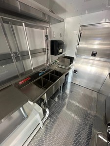Food truck avec cuisine neuve à vendre - Product Image 3