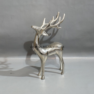 Escultura de Reno navideño hecha a mano personalizada con brillo metálico suave y astas detalladas para acentos festivos para el hogar - Product Image 1