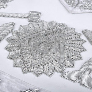 เครื่องประดับพิธีกรรมเมสันระดับพรีเมียม เช่น ผ้ากันเปื้อน สายสะพาย ปลอกคอ ปักโลโก้ตามสั่ง โรงงานผลิตแบบ OEM ขายส่ง อุปกรณ์เสริม - Product Image 2