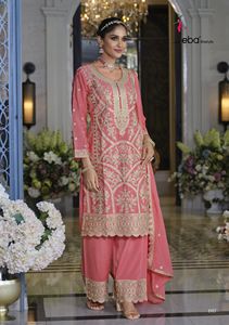 Traje de 3 piezas de seda de Chinon y Santoon elegante de excelente calidad para mujer con bordado pesado y Dupatta a juego a la venta - Product Image 3