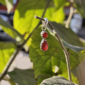 Colgante de plata de ley de cornalina de estilo religioso fabricado en India, pequeño abalorio de joyería pequeña a un precio - Product Image 3