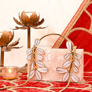 กระเป๋าคลัทช์เรซินทำมือที่ทันสมัยสำหรับผู้หญิงแฟชั่นยามเย็นหรูหราตกแต่งด้วยโซ่ที่สวยงาม - Product Image 3