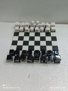 Ensemble d'échecs en résine fait main de dernière génération, ensemble d'échecs de luxe de qualité supérieure, jeu d'échecs en résine personnalisé pour adultes - Product Image 6