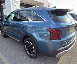 Kia Sorento Híbrido SX Prestige AWD 2024 Azul Impresionante, Impecable, con Cámara Trasera Izquierda, Arranque Remoto, Asientos de Cuero, Automático - Product Image 1
