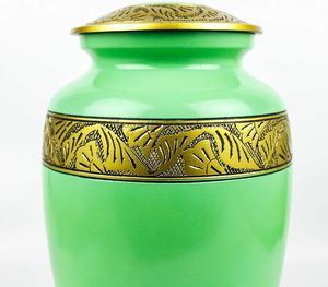 Urnes de crémation en métal en aluminium pour cendres et restes mortels | Belles urnes faites à la main pour humains et animaux de compagnie (vert crayon) - Product Image 2