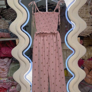 ชุดลำลองผู้หญิงแบบ 2 ชิ้น แพ็คเกจจิ้งตามสั่ง ผลิตจากผ้าถักเนื้อแน่น ราคาโรงงาน ผู้ผลิตจากเวียดนาม วัสดุธรรมชาติ รับผลิตแบบ ODM - Product Image 4