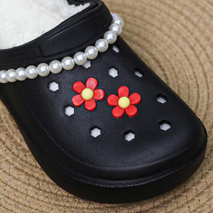 Sabots d'hiver doublés pour femmes, en coton polaire, semelle supérieure en EVA, antidérapants, légers, chauds, à enfiler, chaussures de <span class=keywords><strong>jardin</strong></span>, décor floral rouge perlé - Product Image 6