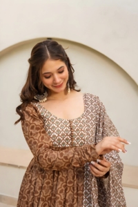 Ensemble Kurta Anarkali pour femmes Unity Luxure, imprimé marron, avec dupatta, tissu en coton premium, tenue ethnique élégante - Product Image 5