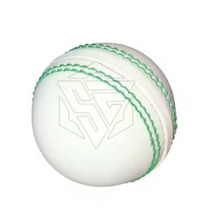 Pelota profesional de alta resistencia con logotipo personalizado Material de cuero duradero para configuraciones duras o de alto impacto - Product Image 3