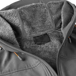 Diseña Tu Propia Chaqueta Softshell para Hombre con Logotipo Frontal, Cuello Alto, Ecológica, Transpirable y de Secado Rápido para Invierno - Product Image 4