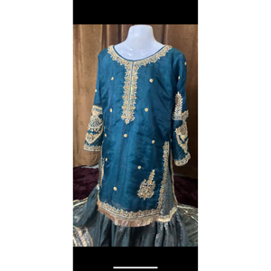 Élégant ensemble Salwar Kameez vert style Bollywood en tissu Georgette pour tenue ethnique, idéal pour les cérémonies et événements Mehndi - Product Image 3