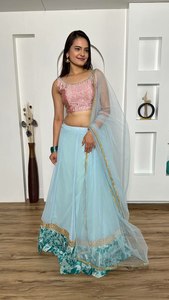 Bon prix Fil et séquence spéciaux pour adultes à petit budget fonctionnent entièrement au point Lahenga Choli populaire avec ensemble Dupatta au tarif de gros - Product Image 5