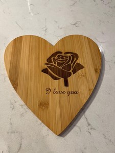 Planche à découper et plateau de service en bois - Durable, lavable au lave-vaisselle - Product Image 3