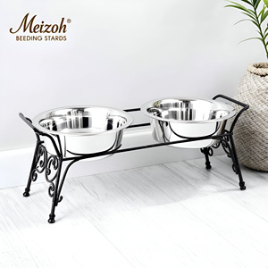 Soporte de tazón para mascotas doble de hierro vintage con estación de alimentación segura elevada de diseño floral, tazones de comida y agua de acero inoxidable - Product Image 3