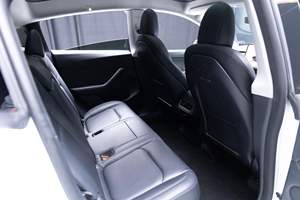 Tesla Model Y Performance 2022, double moteur, transmission intégrale, conduite à gauche, cuir, toit ouvrant panoramique, haute performance, non modifiée - Product Image 4