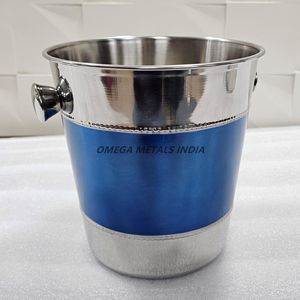 Refroidisseur de boisson de luxe en acier inoxydable deux tons avec accent bleu et poignées en métal poli idéal pour refroidir le vin pour les événements - Product Image 1