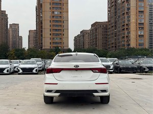 SUV Ultra-Luxe 2024 Intérieur Sombre Occasion Automatique >8L 100-150CV Conduite à Gauche Pneus R18 Sièges en Tissu 7 Places Essence - Product Image 4