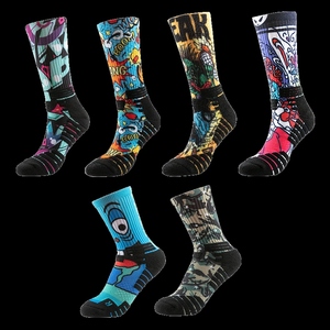Calcetines para Hombre con Diseño de Personajes de Dibujos Animados Deportivos Coloridos - Product Image 3