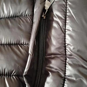 Chaqueta Acolchada Negra Brillante de Alta Calidad, Cuello Alto, Cálida, Gruesa, a la Moda, Chaqueta Acolchada de Invierno de Alta Calidad para Hombre - Product Image 6