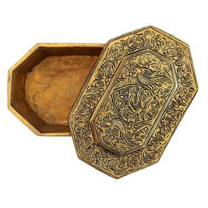 Joyero de latón Tamaño compacto con múltiples compartimentos Almacenamiento seguro para artículos pequeños Disponible a precio de exportación - Product Image 3