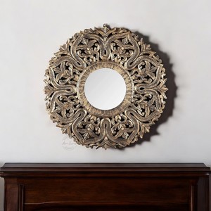Espejo de Pared de Madera Ornamentado con Marco Floral Tallado a Mano, Elegante Adorno Decorativo para Sala de Estar o Dormitorio - Product Image 5