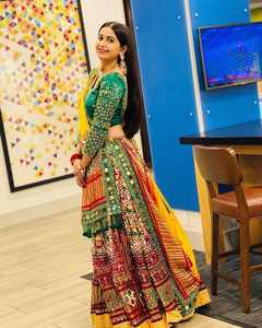 Beurre indien soie Lehenga Choli vêtements de mariage numérique imprimé et broderie miroir travail Lehenga Choli fête porter des demoiselles d'honneur - Product Image 5